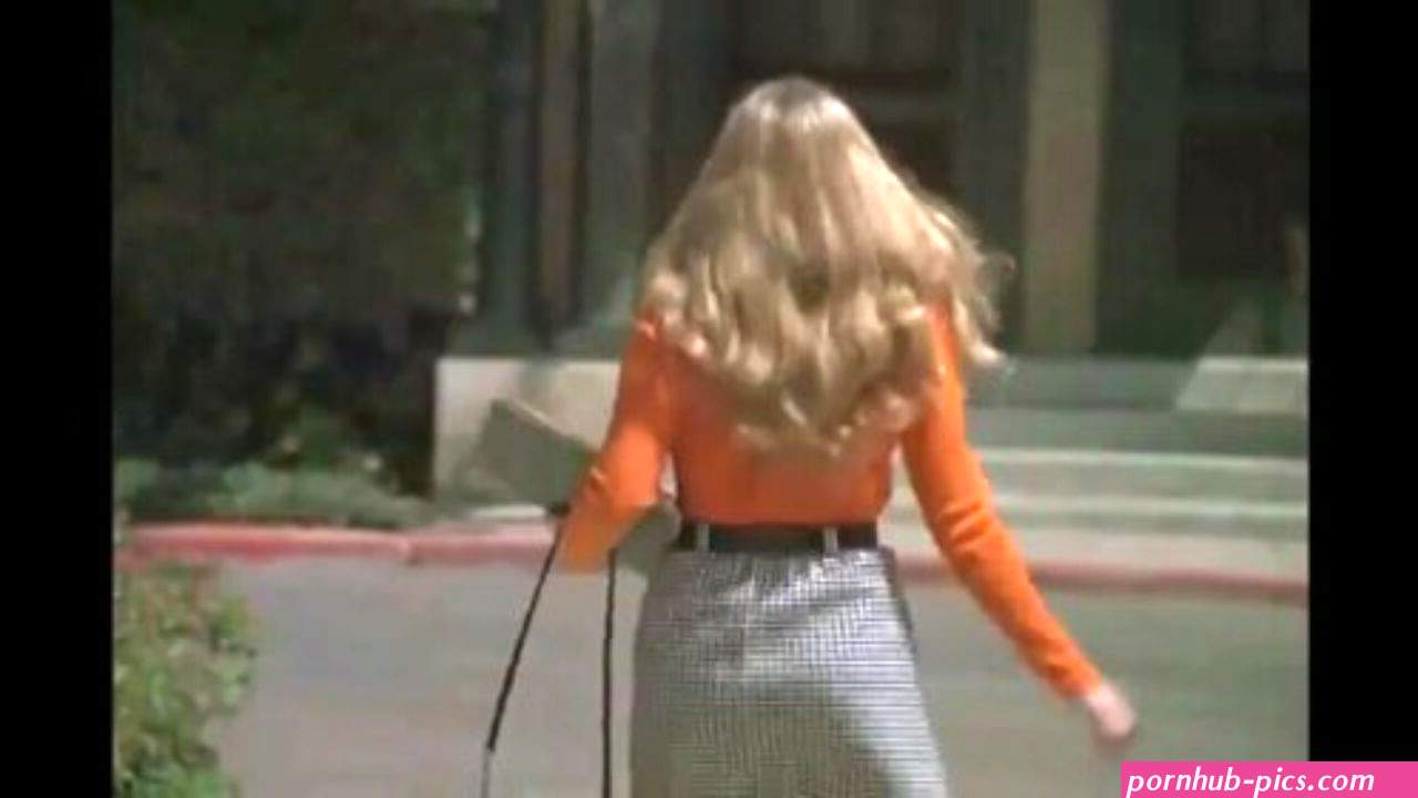 maureen mccormick nude legs
