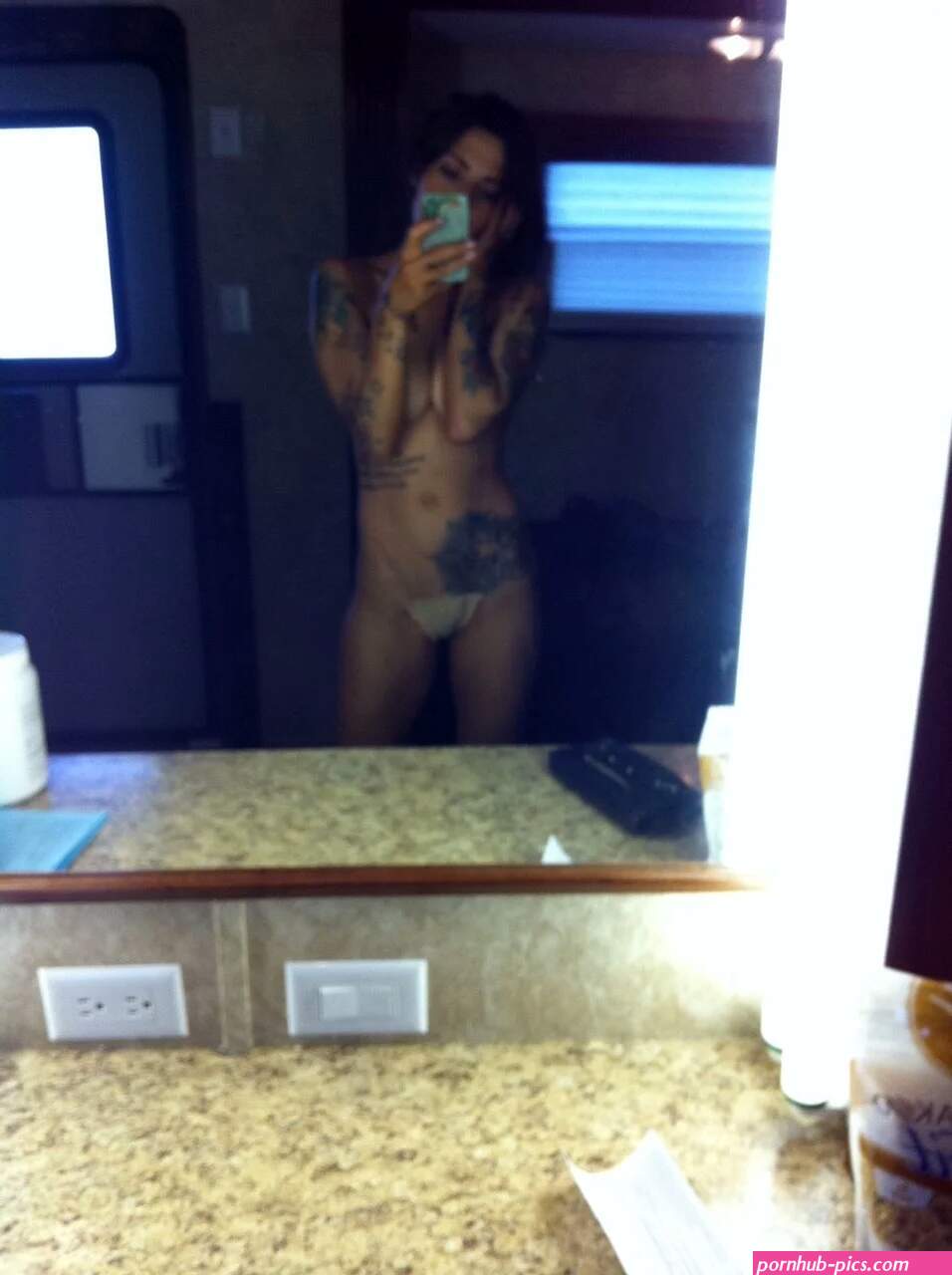 Sarah Shahi Nude Photos Videos