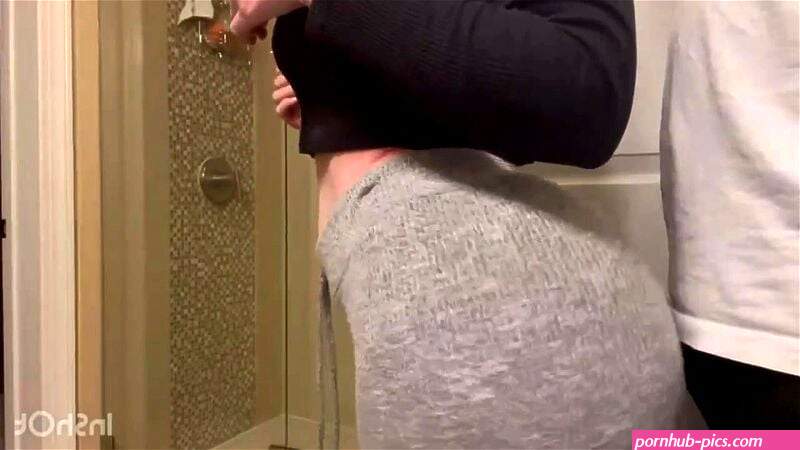 Watch Bootybyshel twerking with her Big ass