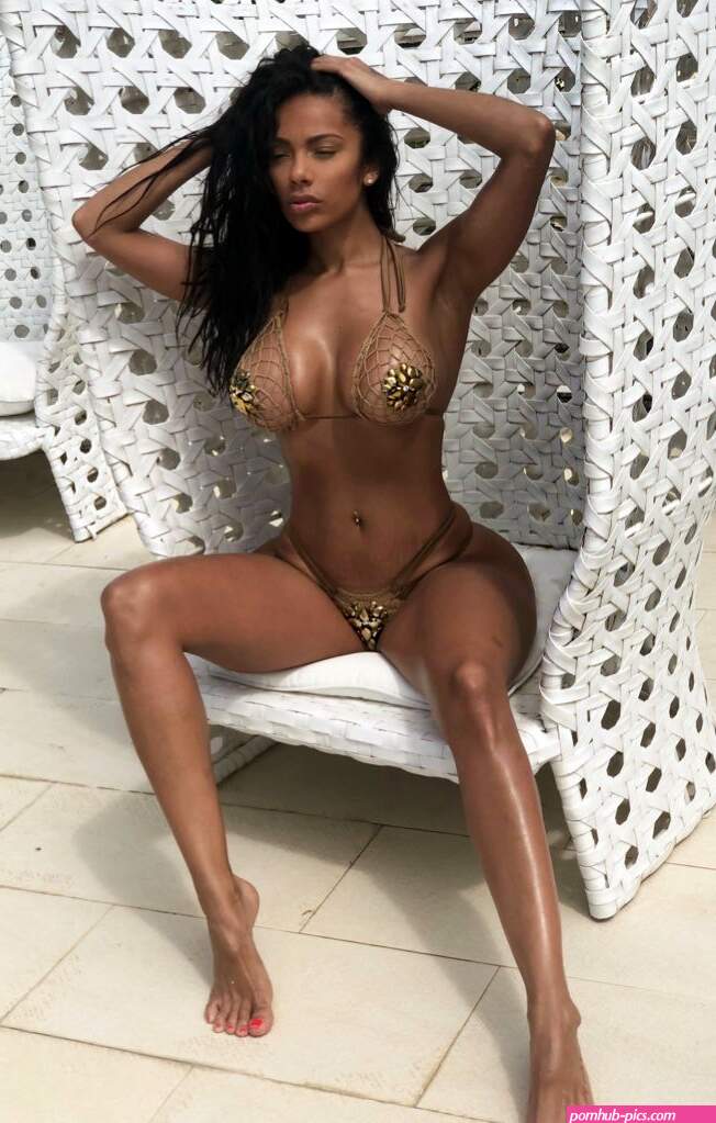 Erica Menas Feet wikiFeet