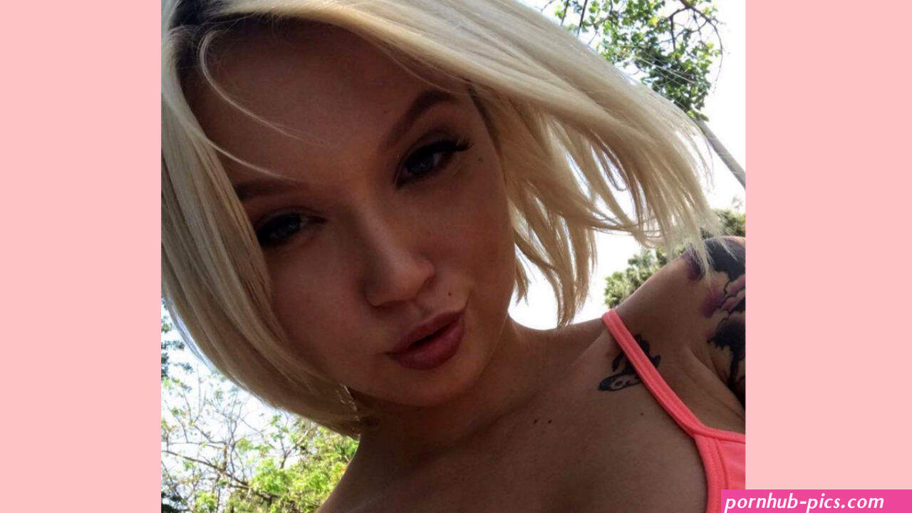 Porn Star Dakota Skye Found Dead One Month After Topless Pic Backlash