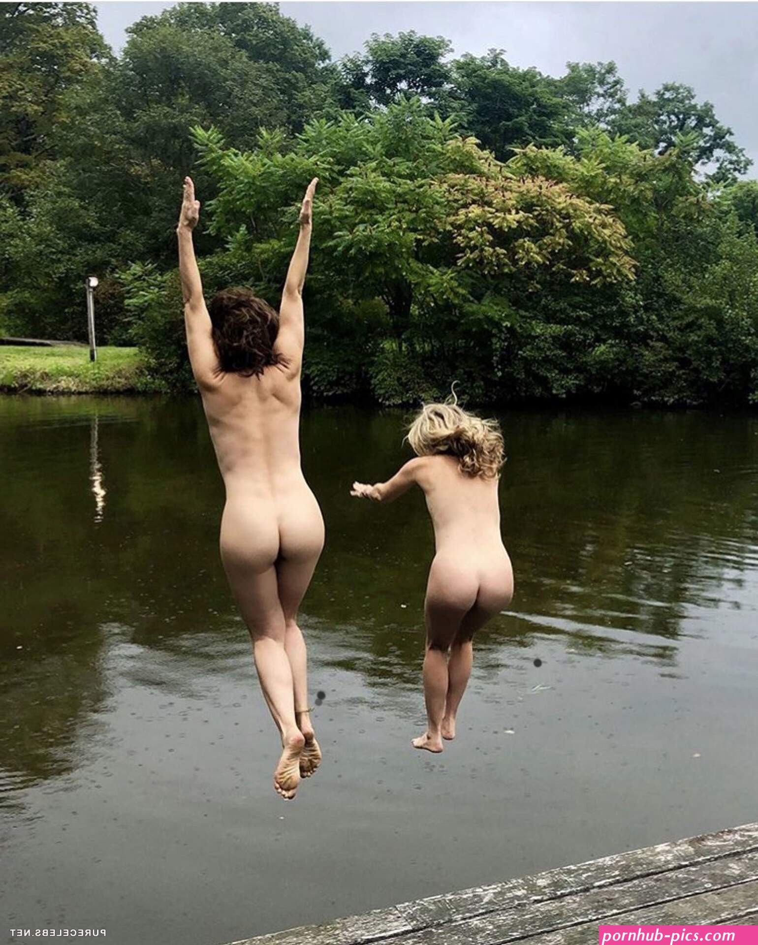 Gina Gershon Nude And Sexy Photo