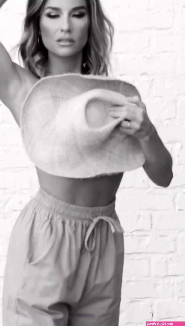 Jessie James Decker sends fans wild as she strips to nude bikini and cowboy boots