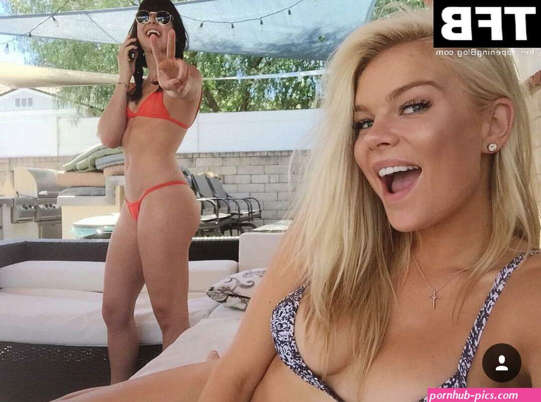 Kelli Goss Sexy