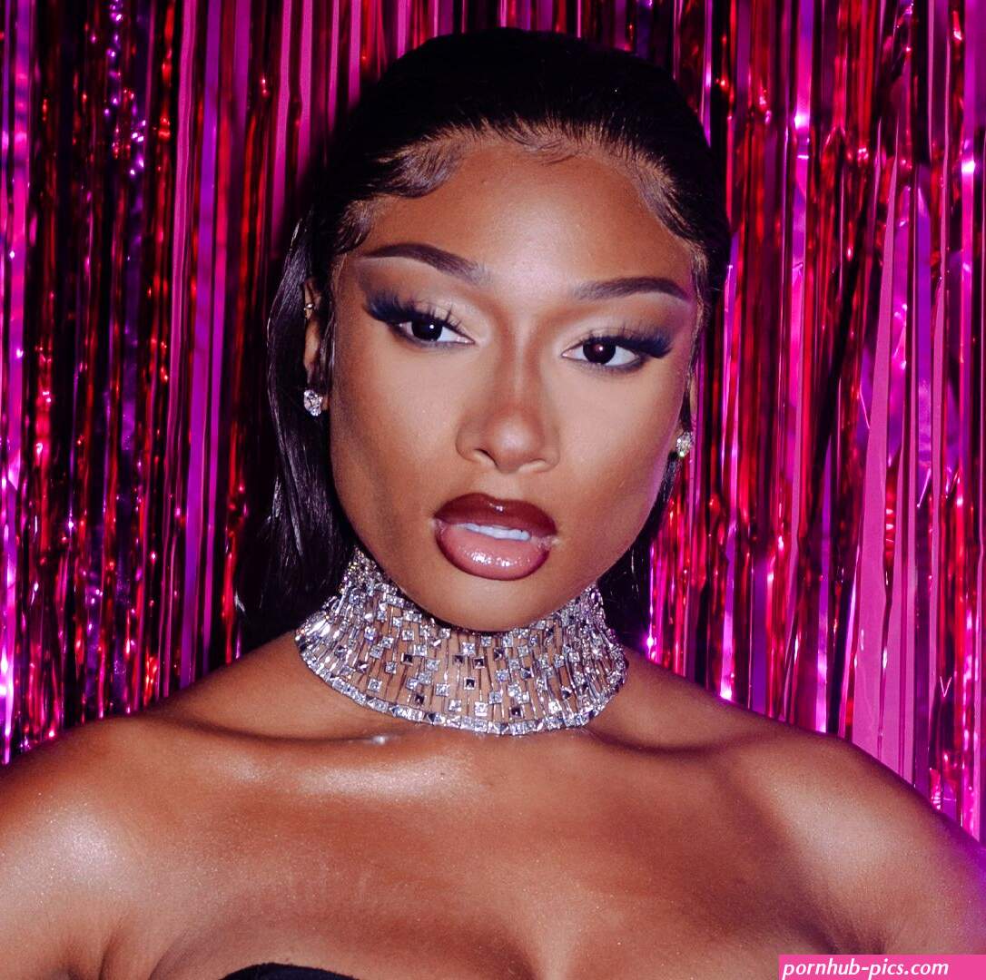 Megan Thee Stallion teases new single with new naked photo