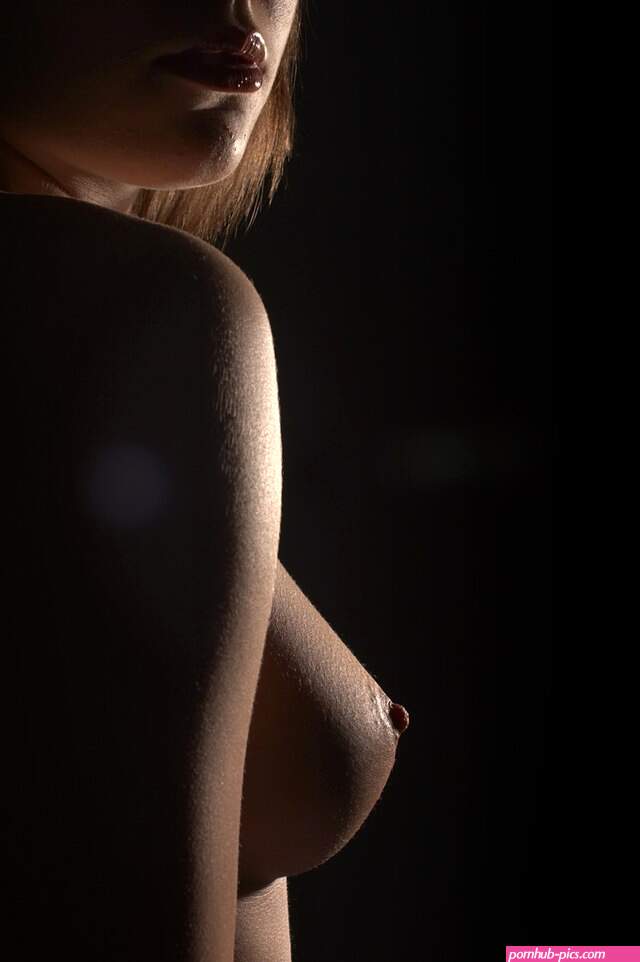 File:Woman naked breasts.jpg