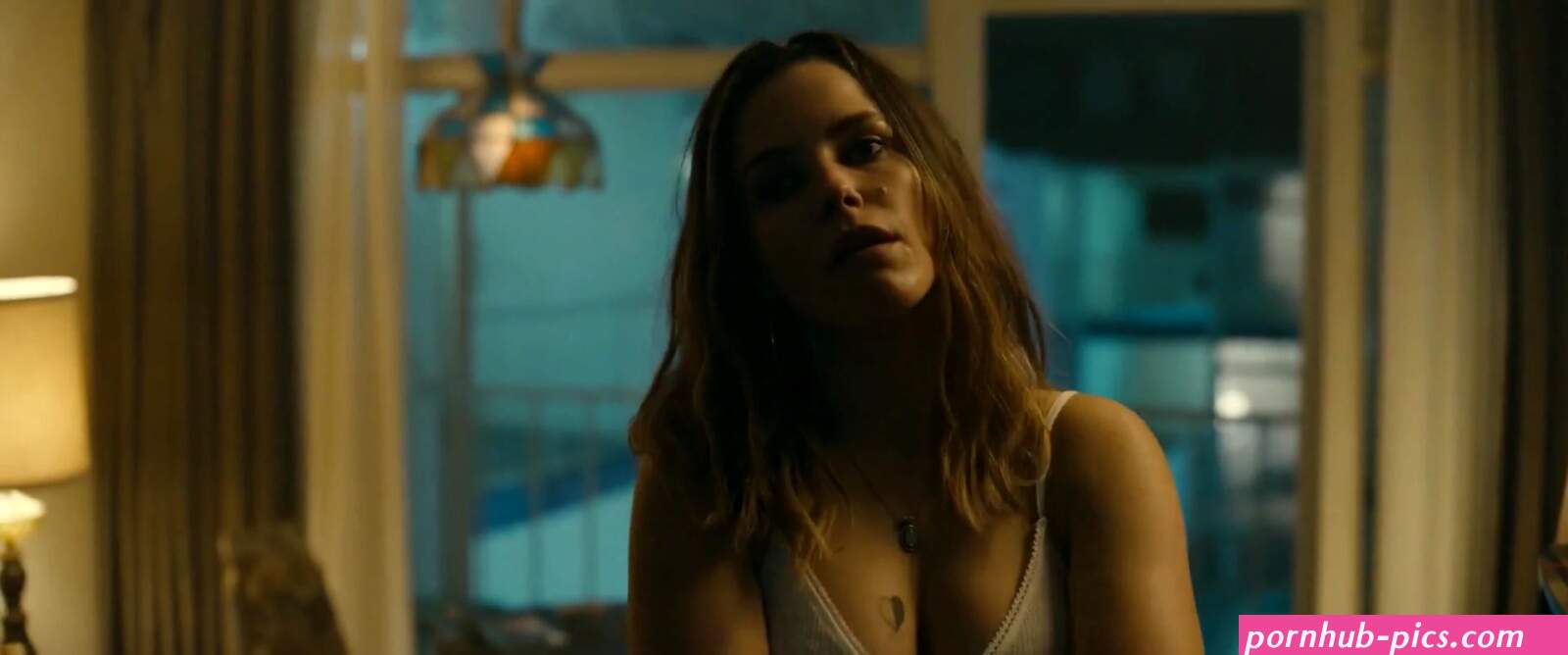 Sophia Bush nude