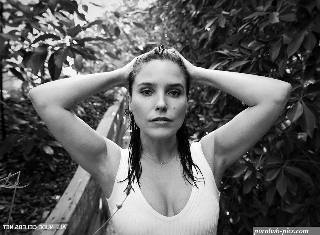 Sophia Bush Nude Topless And Sexy Bikini Collection -