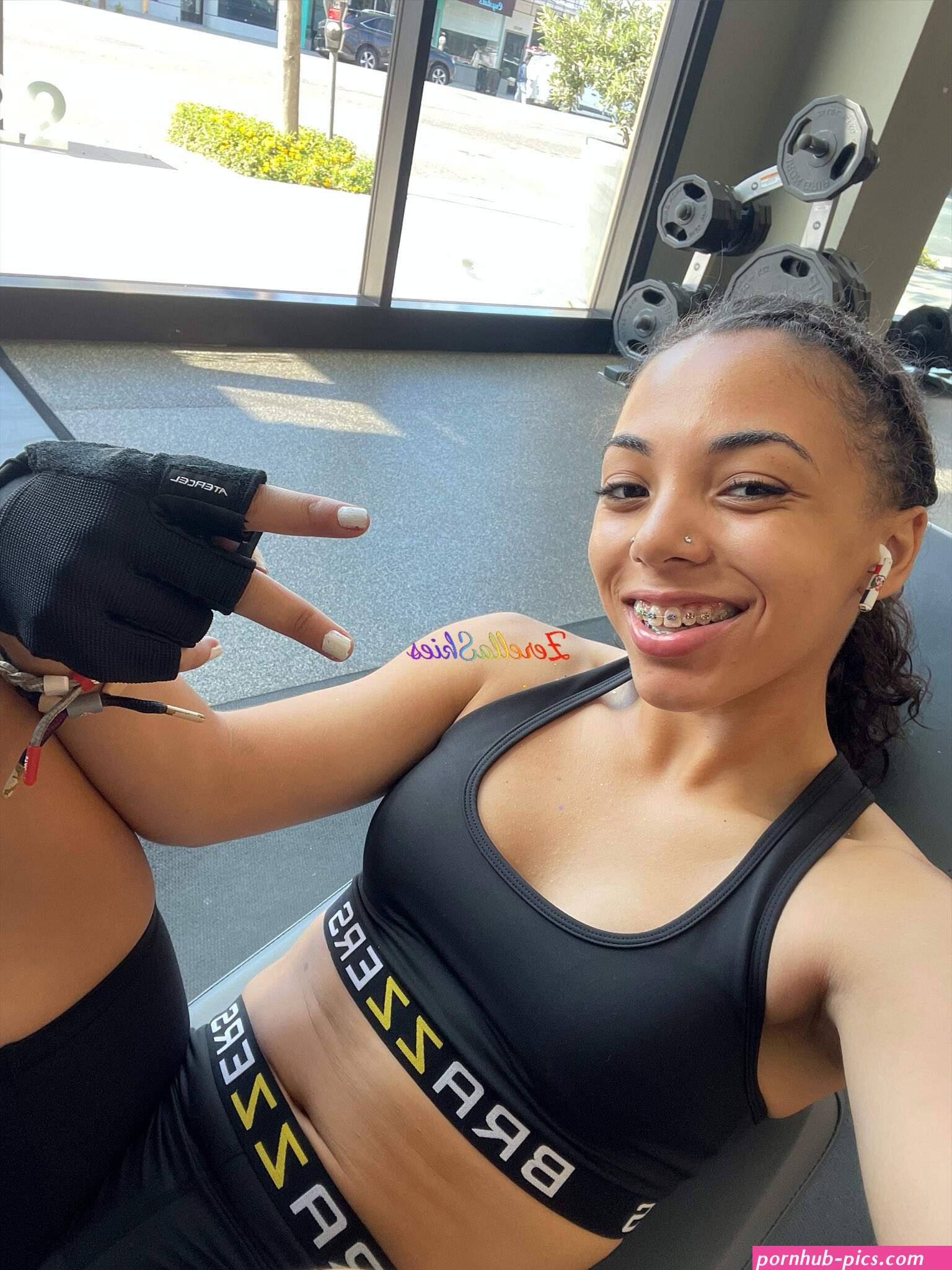 Zerella Skies Drago on X: In my Brazzers gear for my workout today