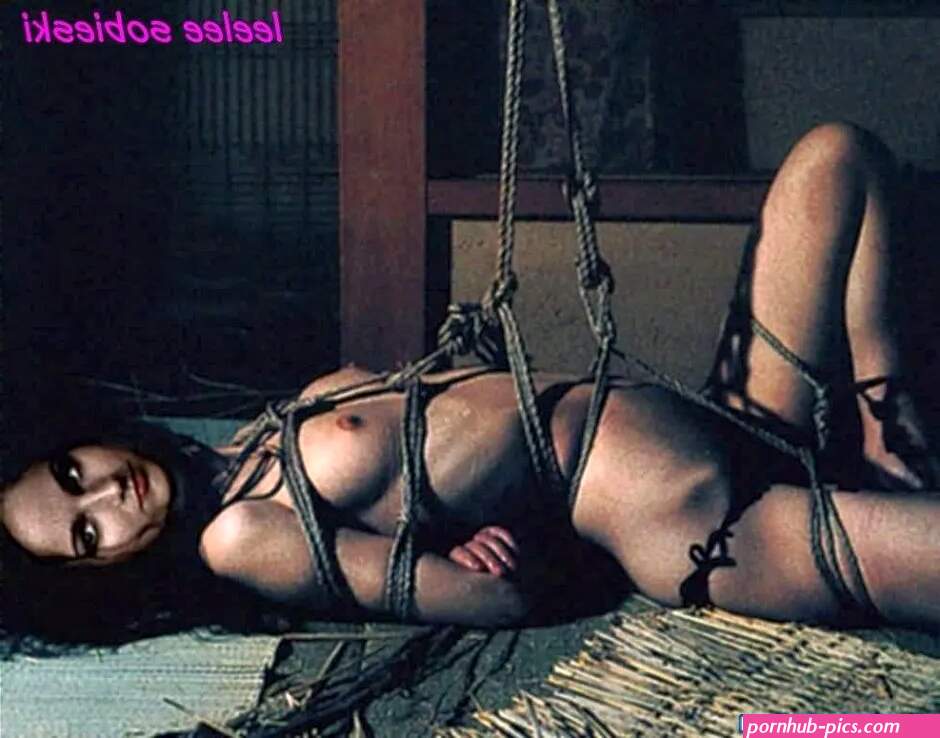 Leelee Sobieski Tits Bondage Naked Fake 001 Celebrity Fakes 4U