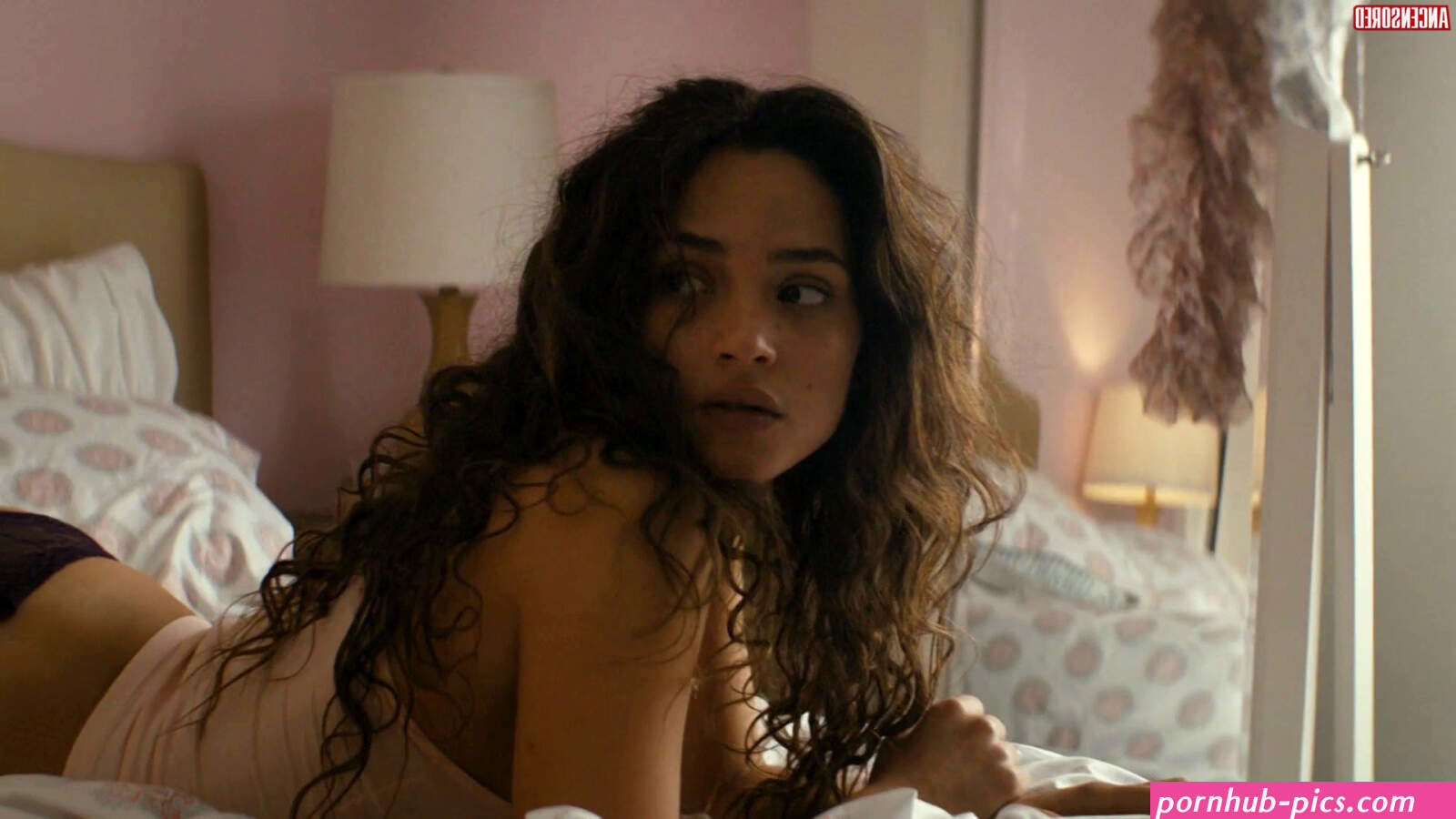 Naked Adria Arjona in True Detective ANCENSORED