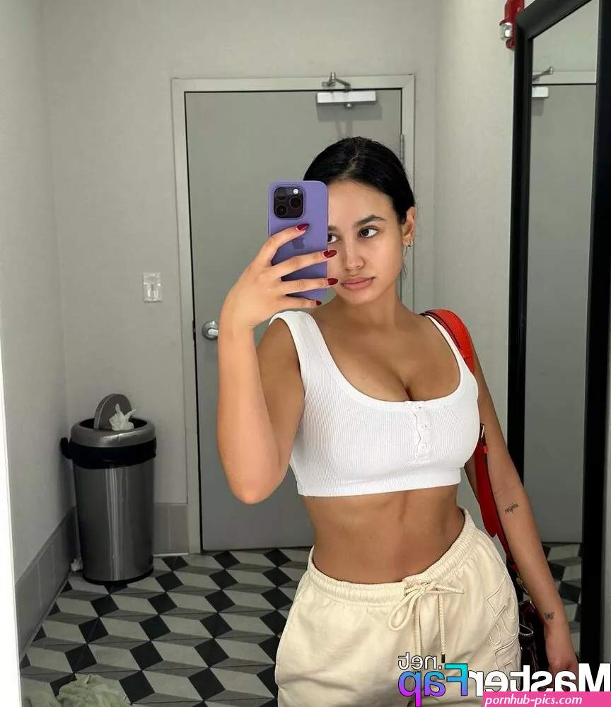 Emily Tosta Nude OnlyFans Leak Picture DqqwmjdYCm