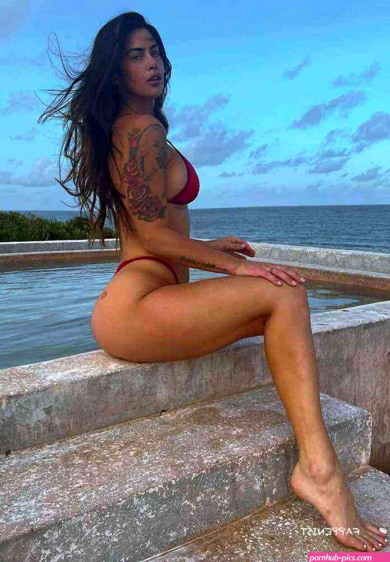 Mattie Lynn Breaux Nude and Sexy Photo Collection