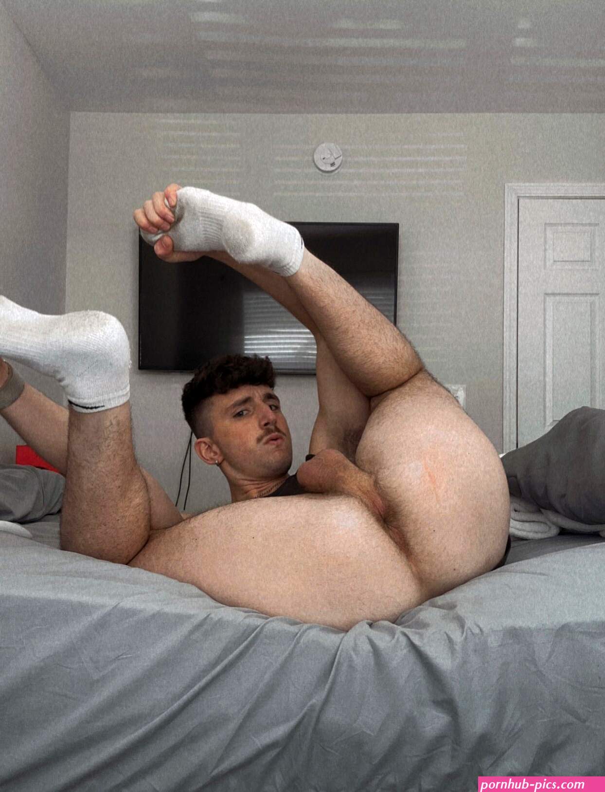 Chase Tyler 18 on X: Some butthole pics for you boys