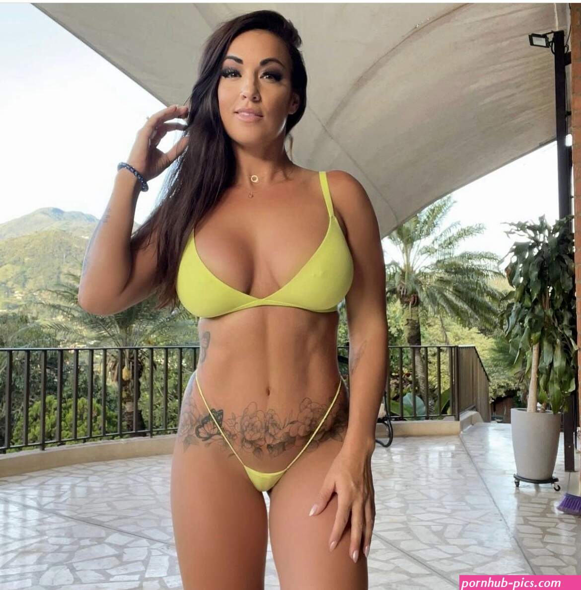 Courtney clenney porn