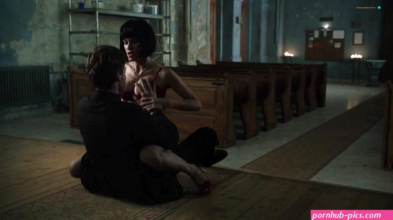 Ana Ularu Nude