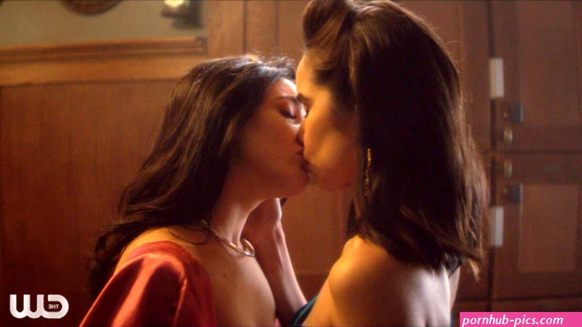 Boobs on Your Tube: Nancy Drew Is Back With Shenanigans and Queer Kissing