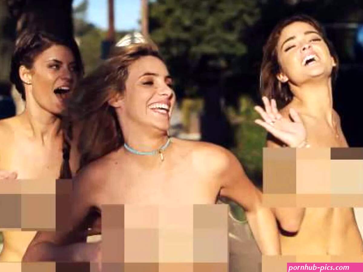 Blink-182 ruin their classic Whats My Age Again video