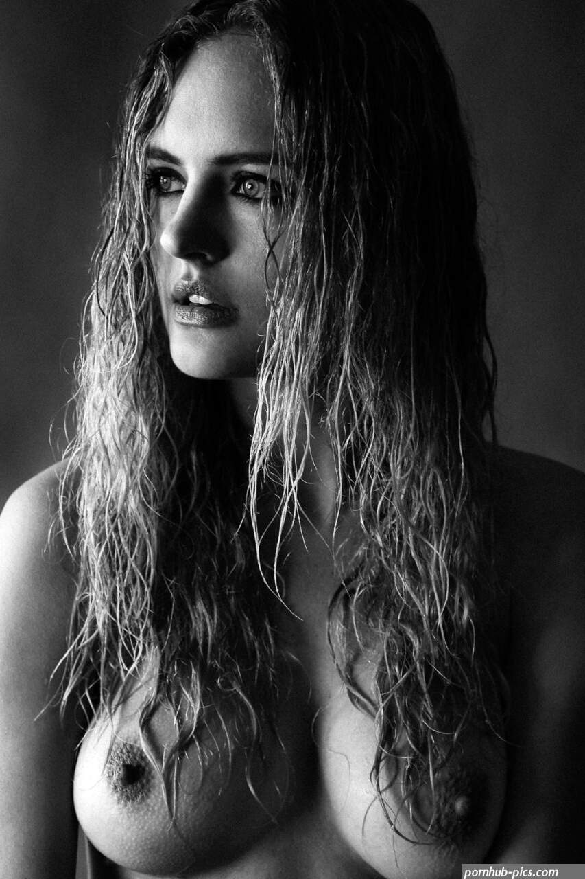 Madison Riley Nude Sexy
