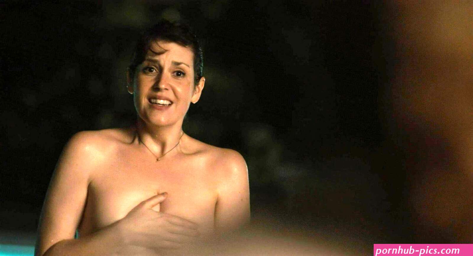 Melanie Lynskey nude