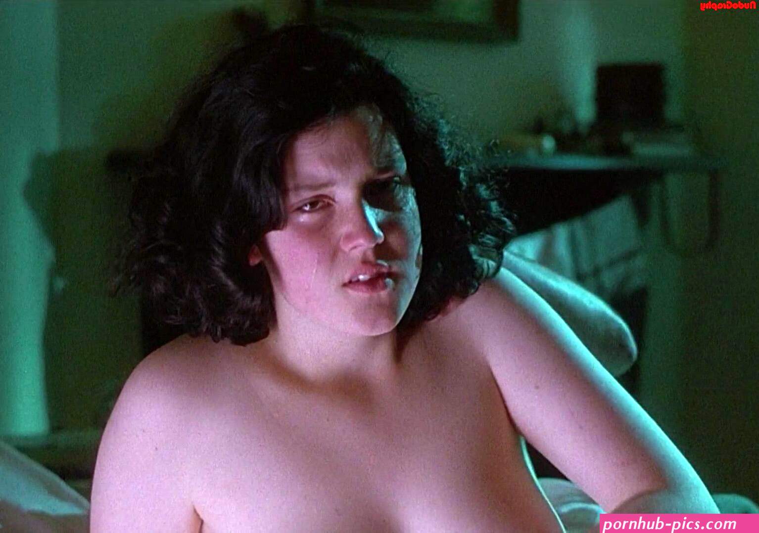 Melanie lynskey