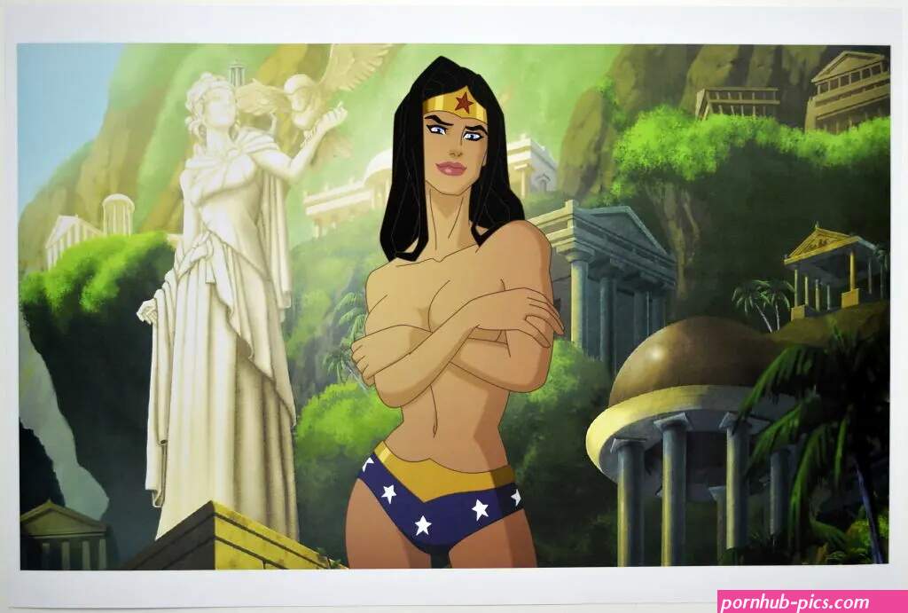 ANIMATED WONDER WOMAN TOPLESS PRINT Diana Prince Paradise Island DC