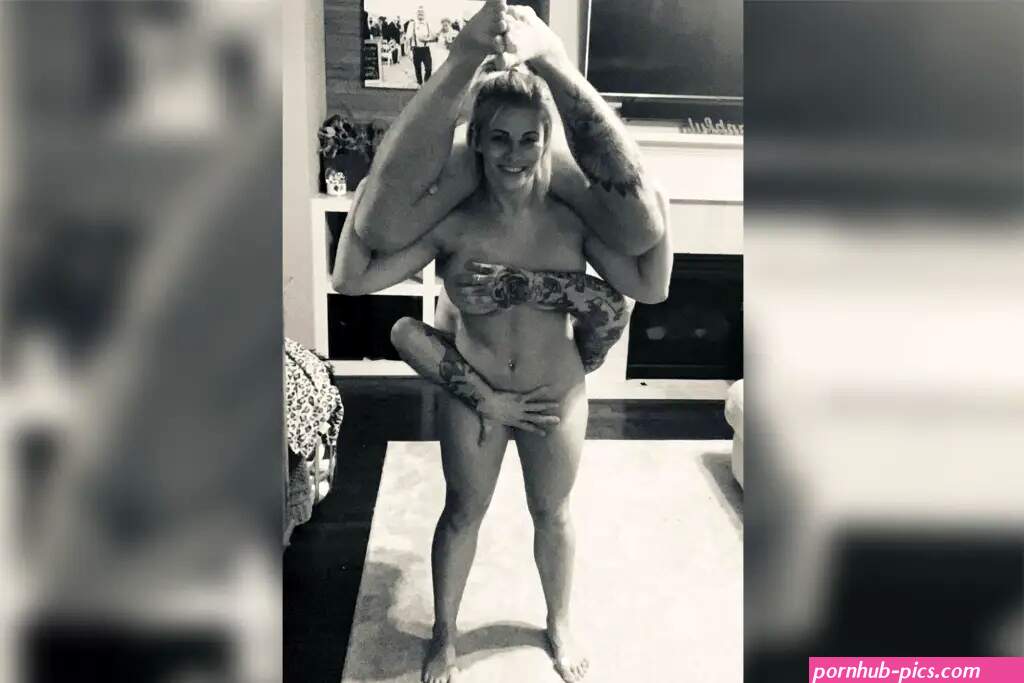 Paige VanZant gets heat from followers as naked streak continues