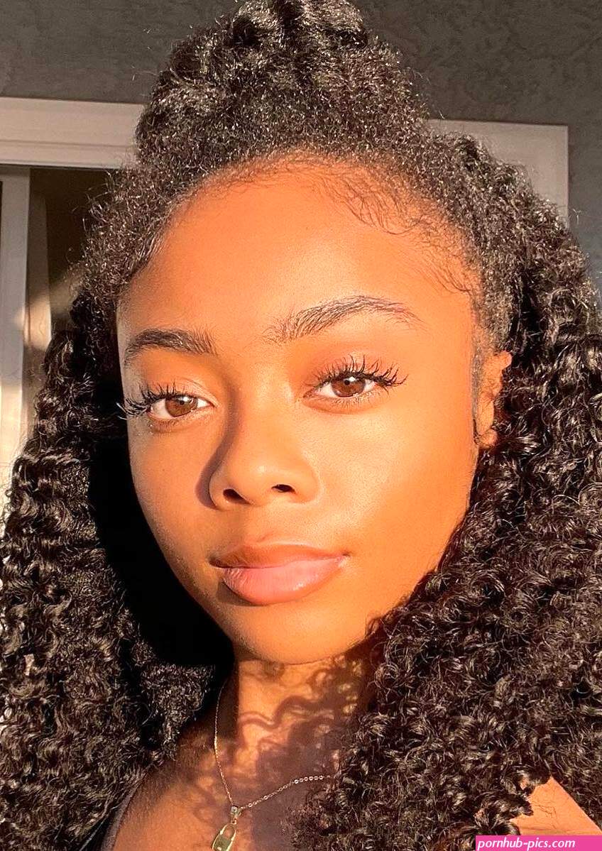 Skai Jackson cum tribute