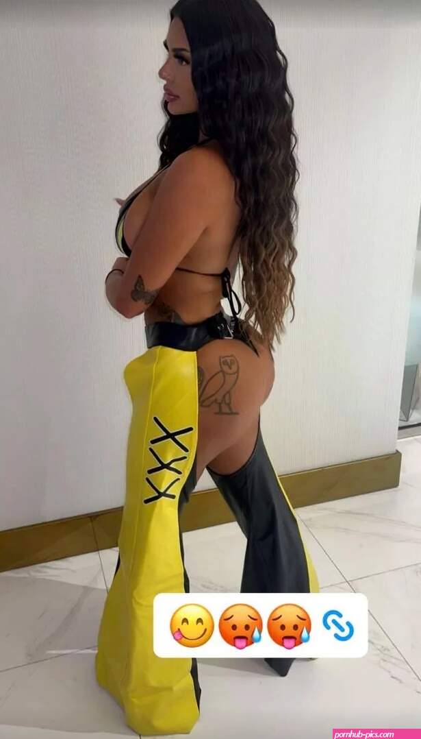 OnlyFans model who gave sex act to seven NBA stars in one night posts peachy selfie