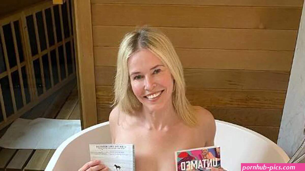 Chelsea Handler poses in naked quarantine photo shoot