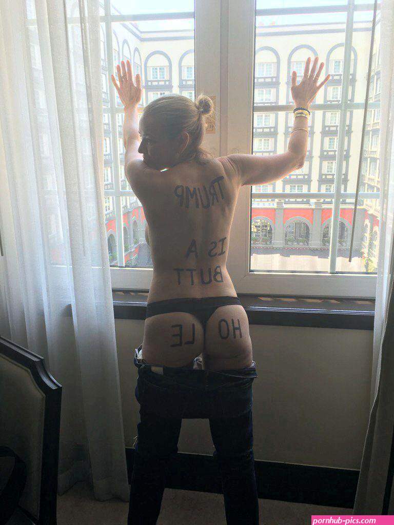 Chelsea Handler Nude Candid Photo Set Leaked