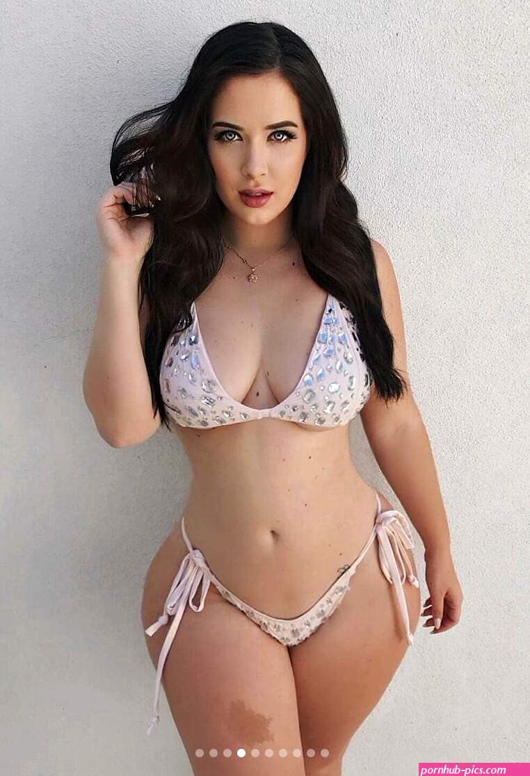 hot sexy pawg in bikini