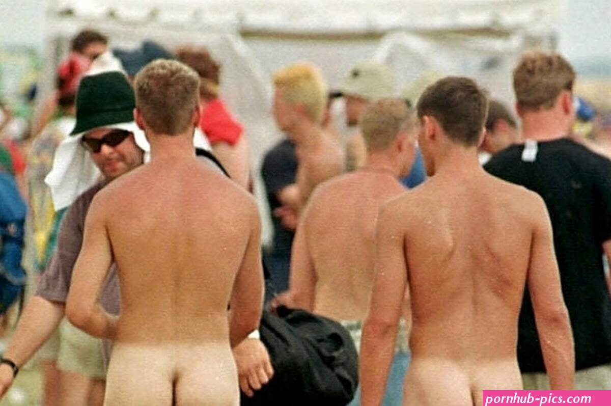 36 Pictures That Show What A Huge Shitshow Woodstock 1999 Really Was