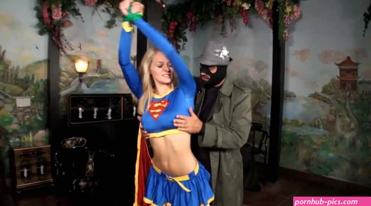 superheroine 29