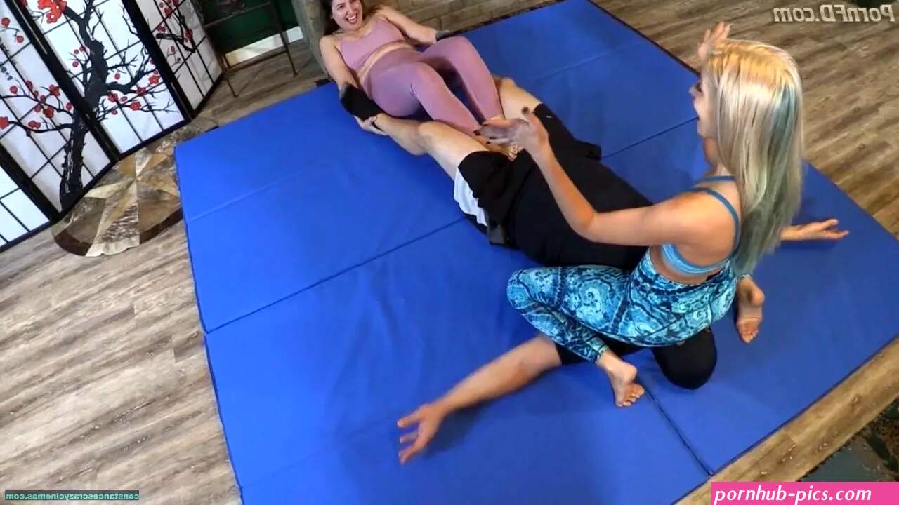 Wrestling facesitting