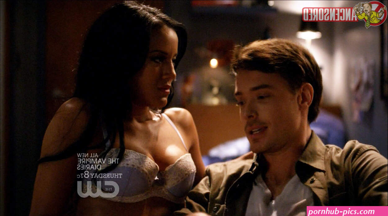 Naked Heather Hemmens in Hellcats ANCENSORED