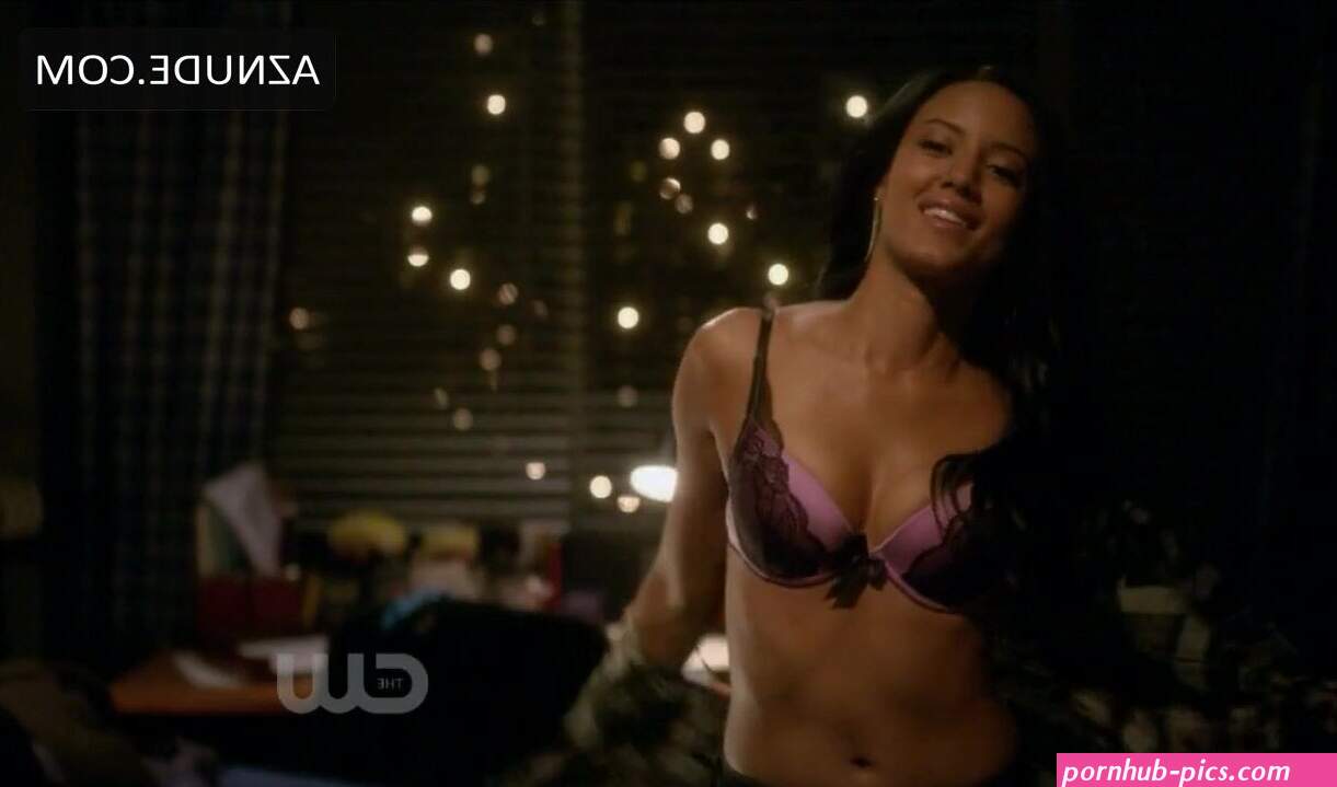 Heather Hemmens Underwear nudity in Hellcats