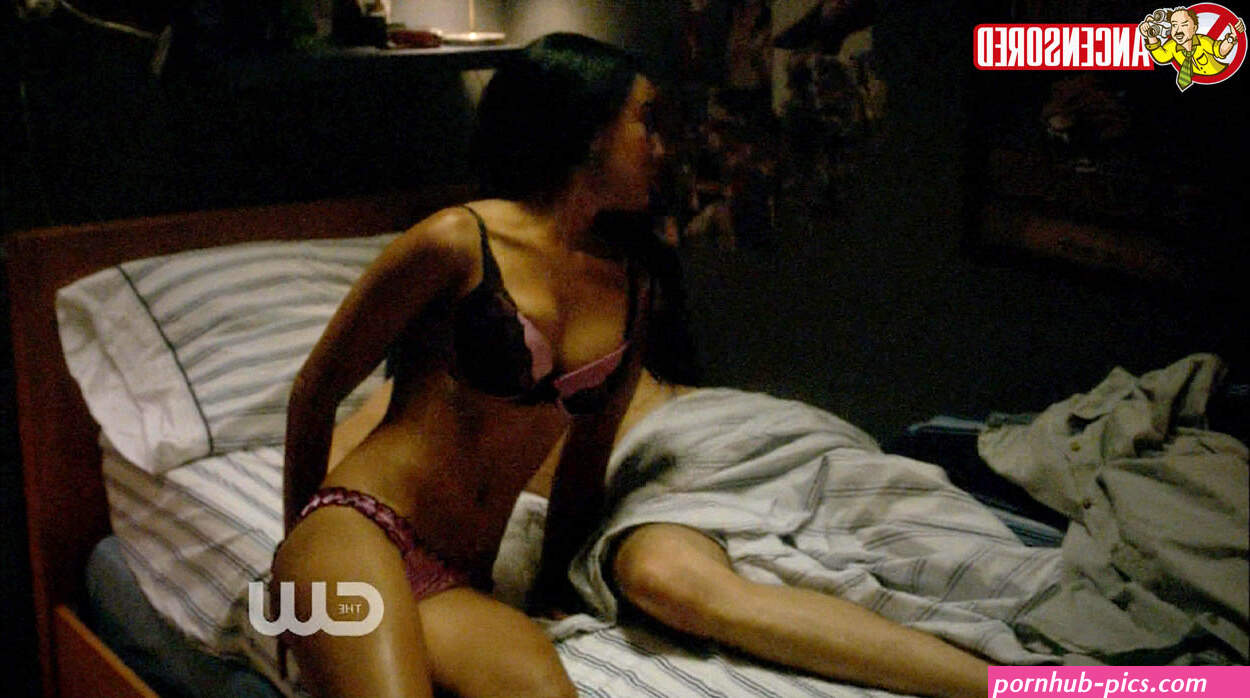 Naked Heather Hemmens in Hellcats ANCENSORED