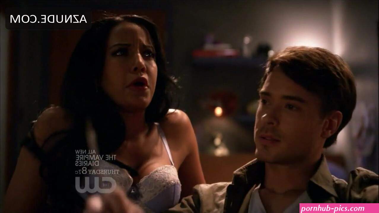 Heather Hemmens Underwear nude scenes in Hellcats