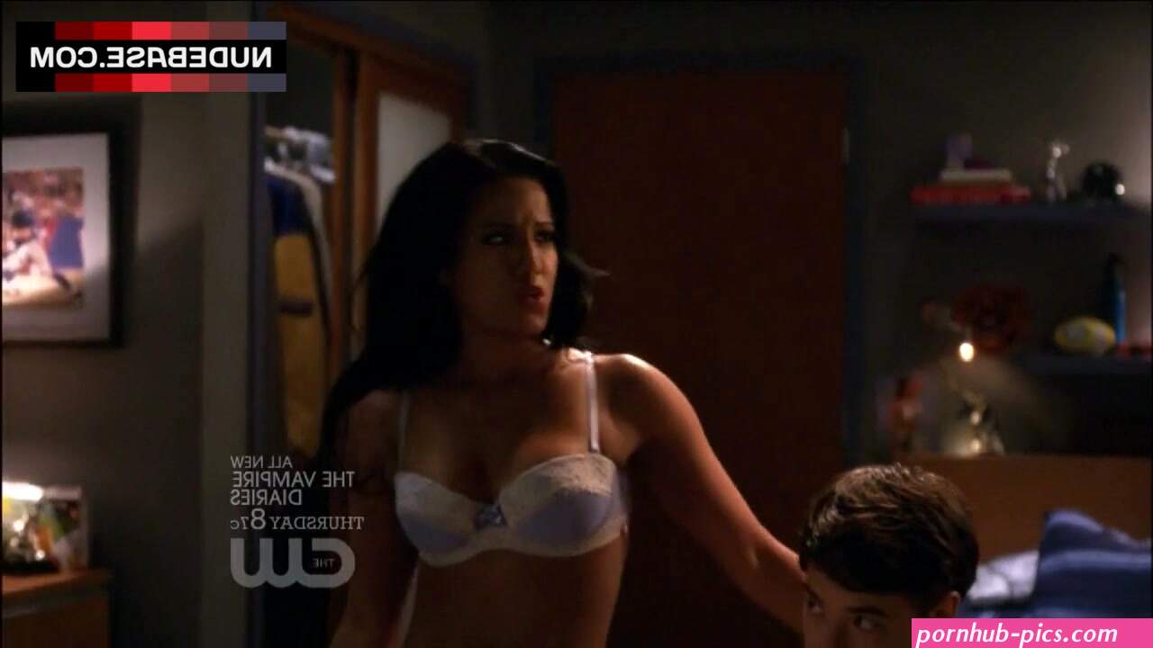 Heather Hemmens in Bra and Panties