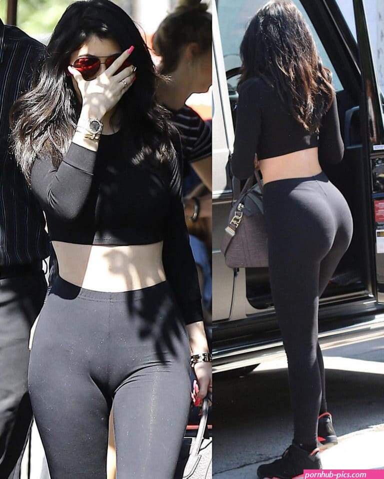 Kylie Jenner Nude NSFW TikTok Boobs Pussy Ass VIDEO CLIPS!