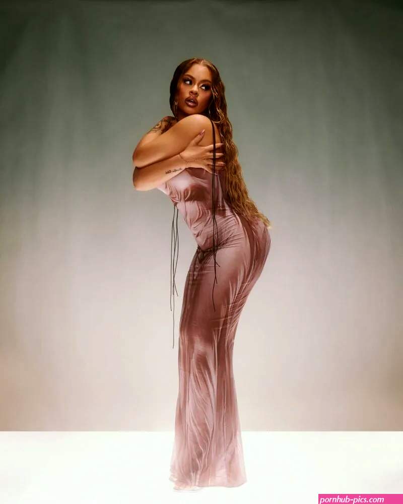 Sizzling Sensation: Lattos Naked Curves on Full Display for Cosmo!