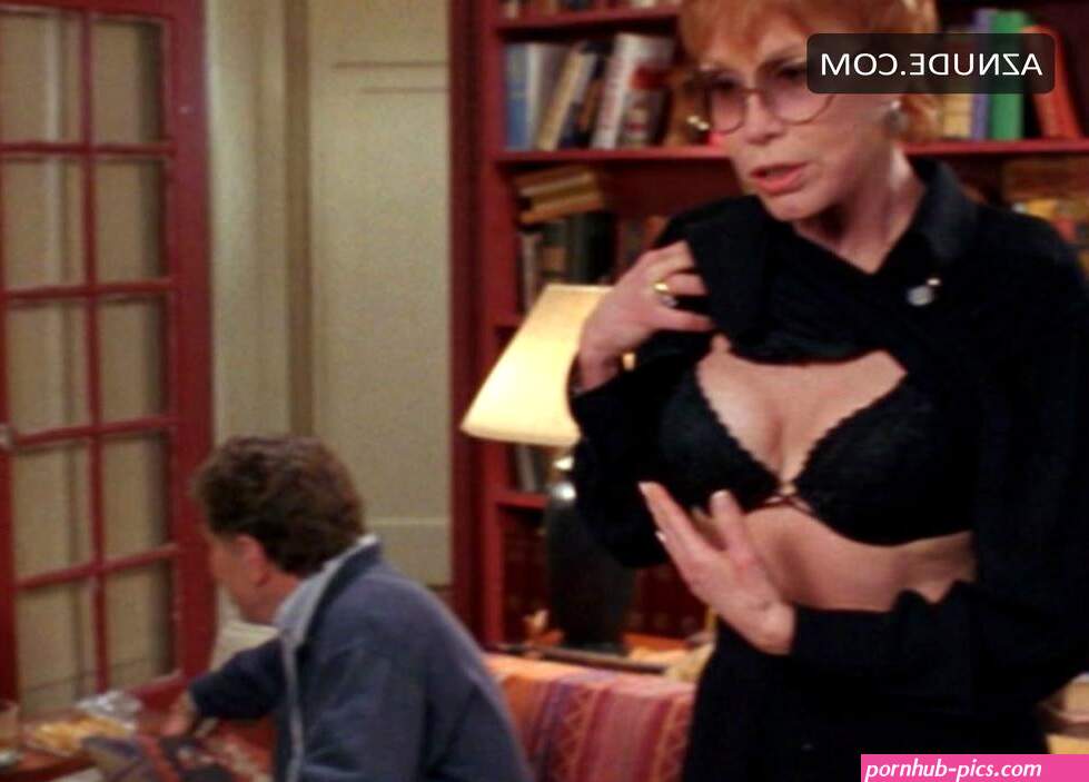 MARY TYLER MOORE Nude