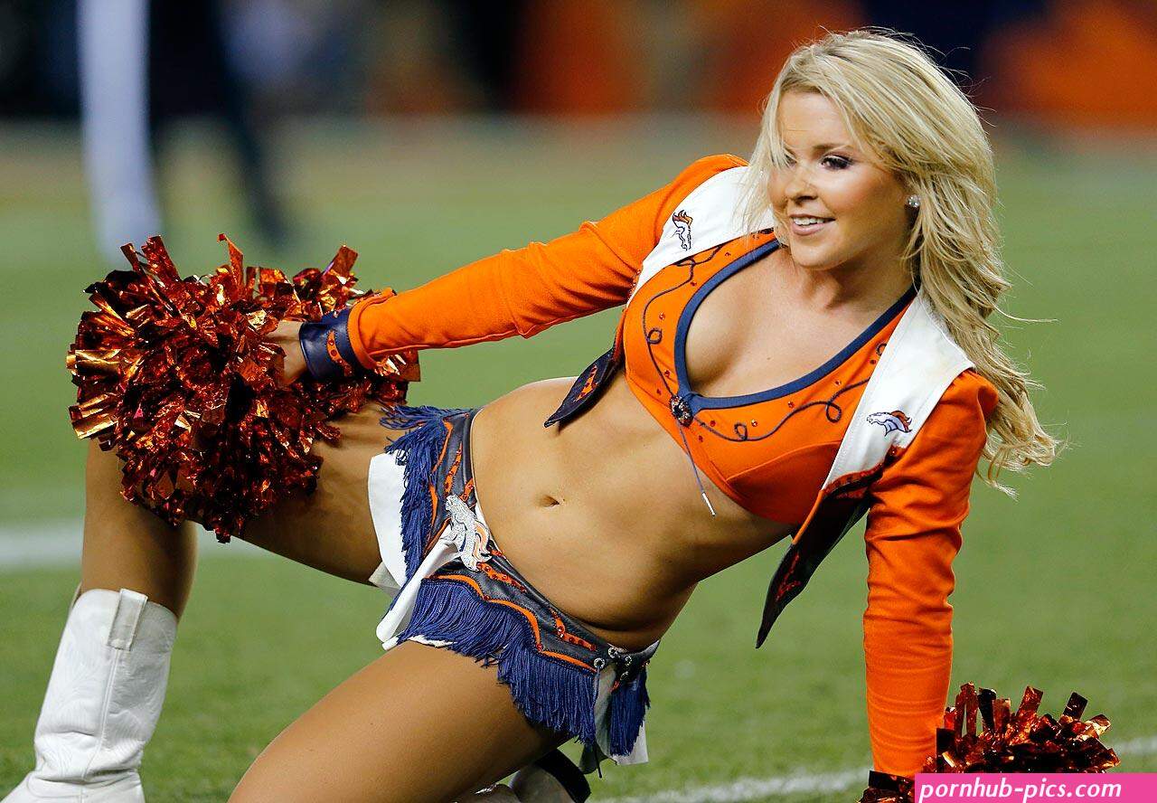 Nfl cheerleaders posing nude