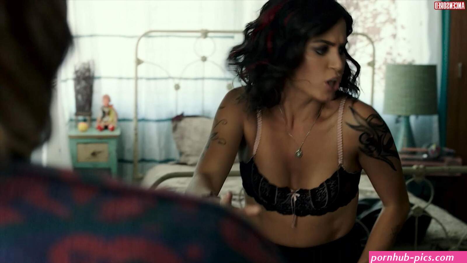 Naked Nikki Reed in Murder of a Cat ANCENSORED