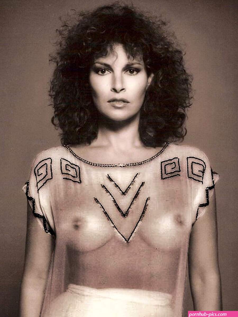 Raquel Welch Topless