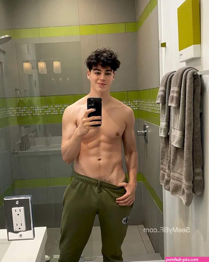 Nude Sexy Men Gay Hunks Fisting Pissing Twinks Trade Nude Selfies