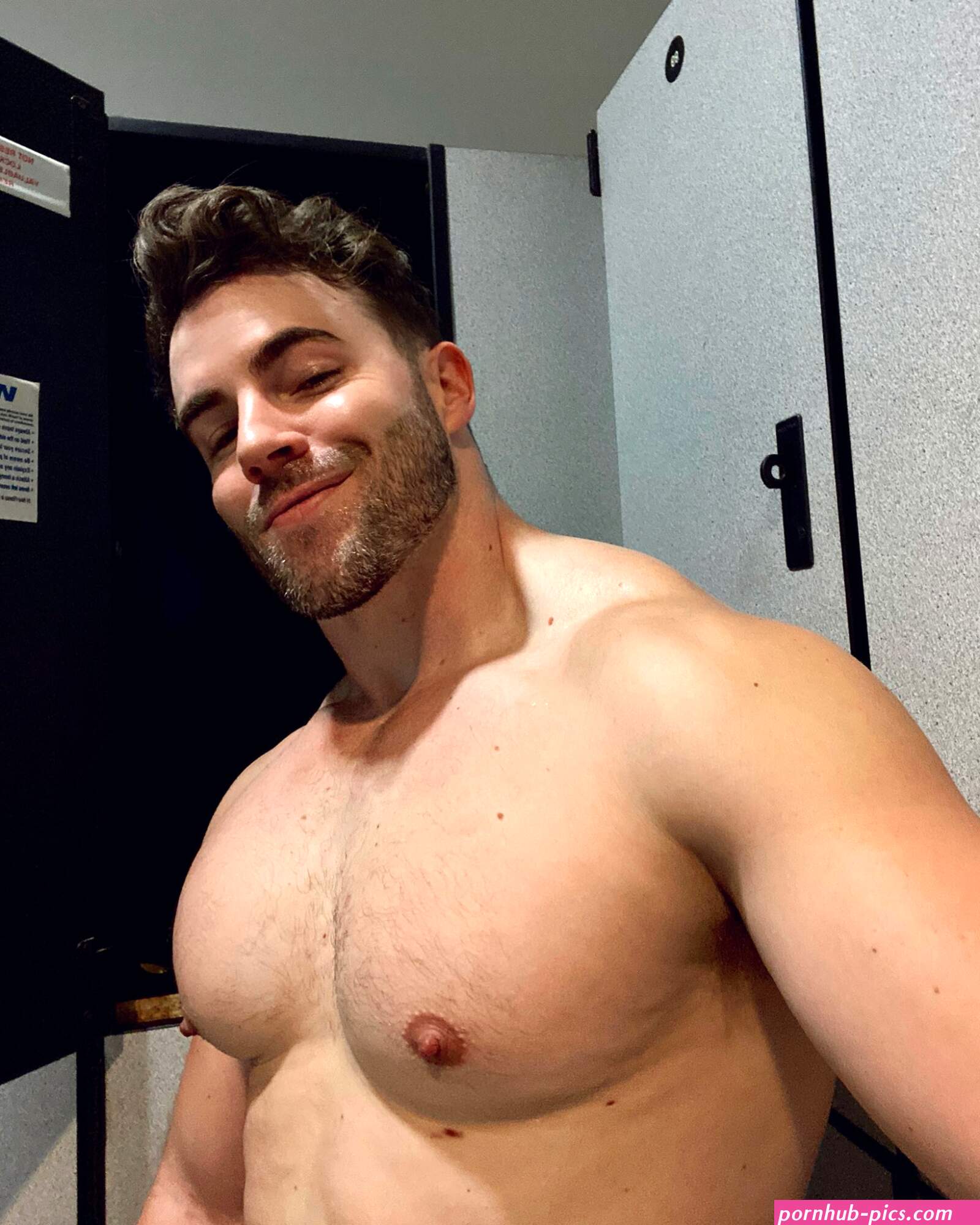 Hot Naked Guys NkdHotGuys X
