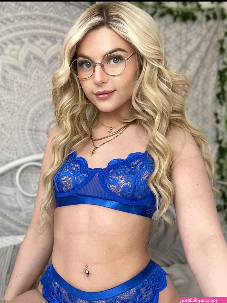 Lillieinlove OnlyFans profile photos and links