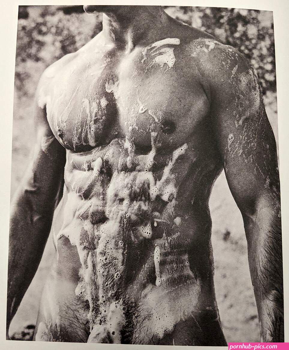 Baklita Jones on X: Supermodel Pietro Boselli semi-frontal nudity on the cover of Yummy by Giampaolo Sgura.
